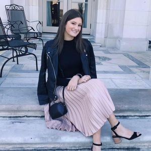 Meet your Posher, Emily